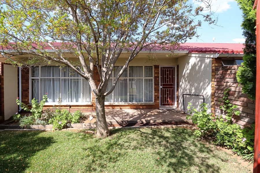 2 Bedroom Property for Sale in Songloed North West